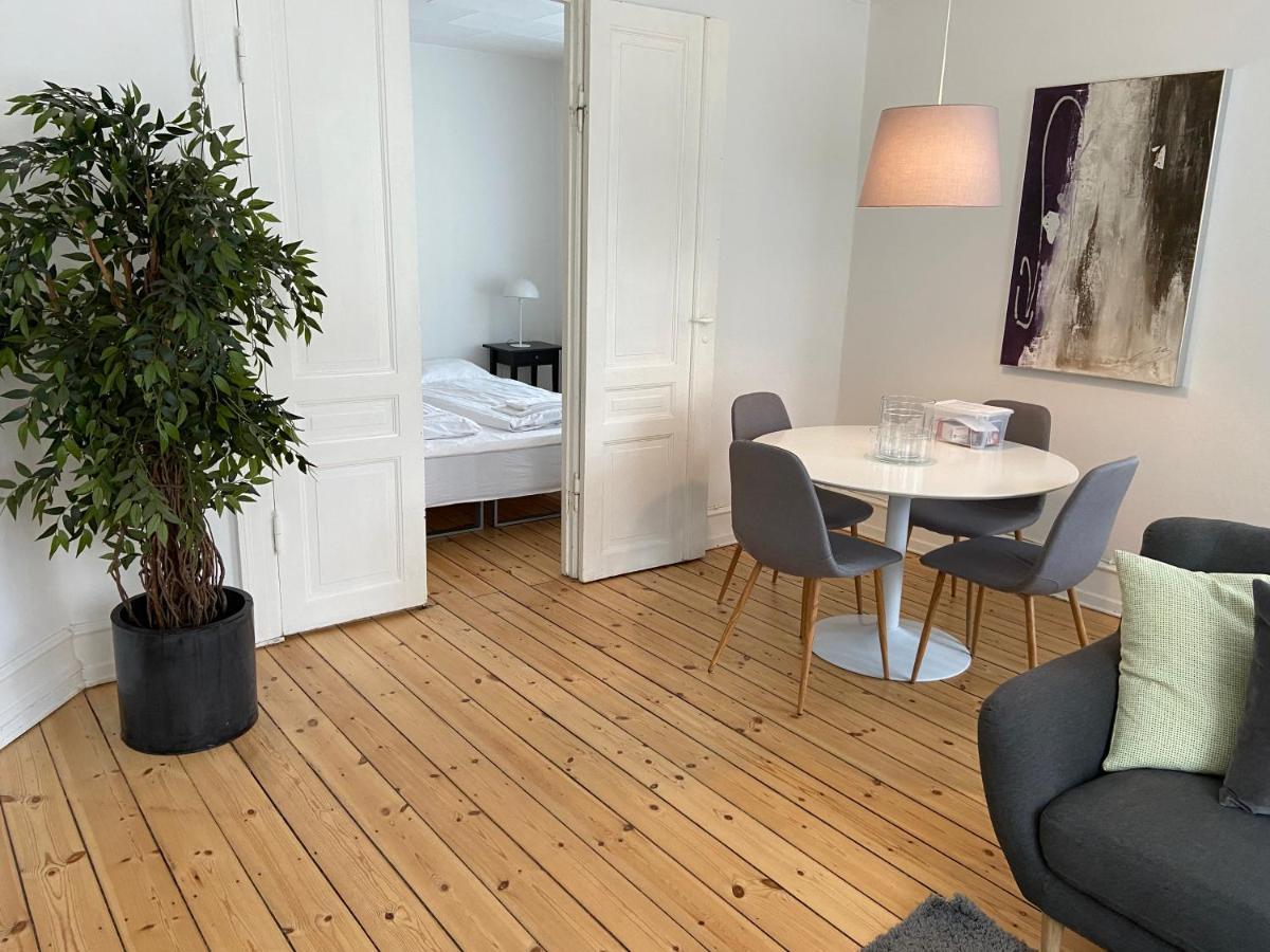 Bright 2-Bedroom Apartment In Elegant Osterbro Copenhagen Exterior photo